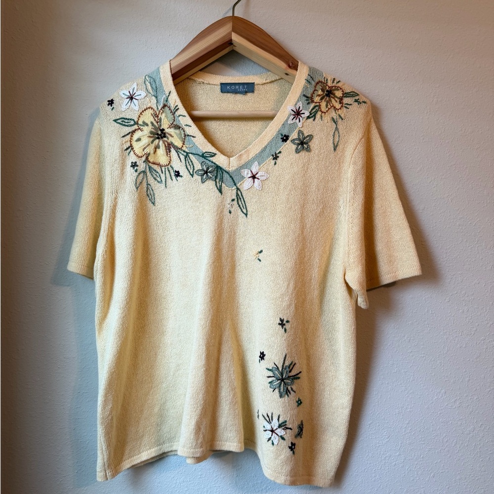 Koret woman Yellow Floral Embroidered V-Neck Top flowers garden blouse L to XL